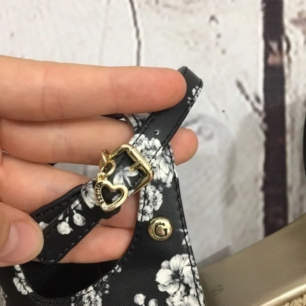 New Guess vegan leather black & white floral espadrilles ankle strap with box